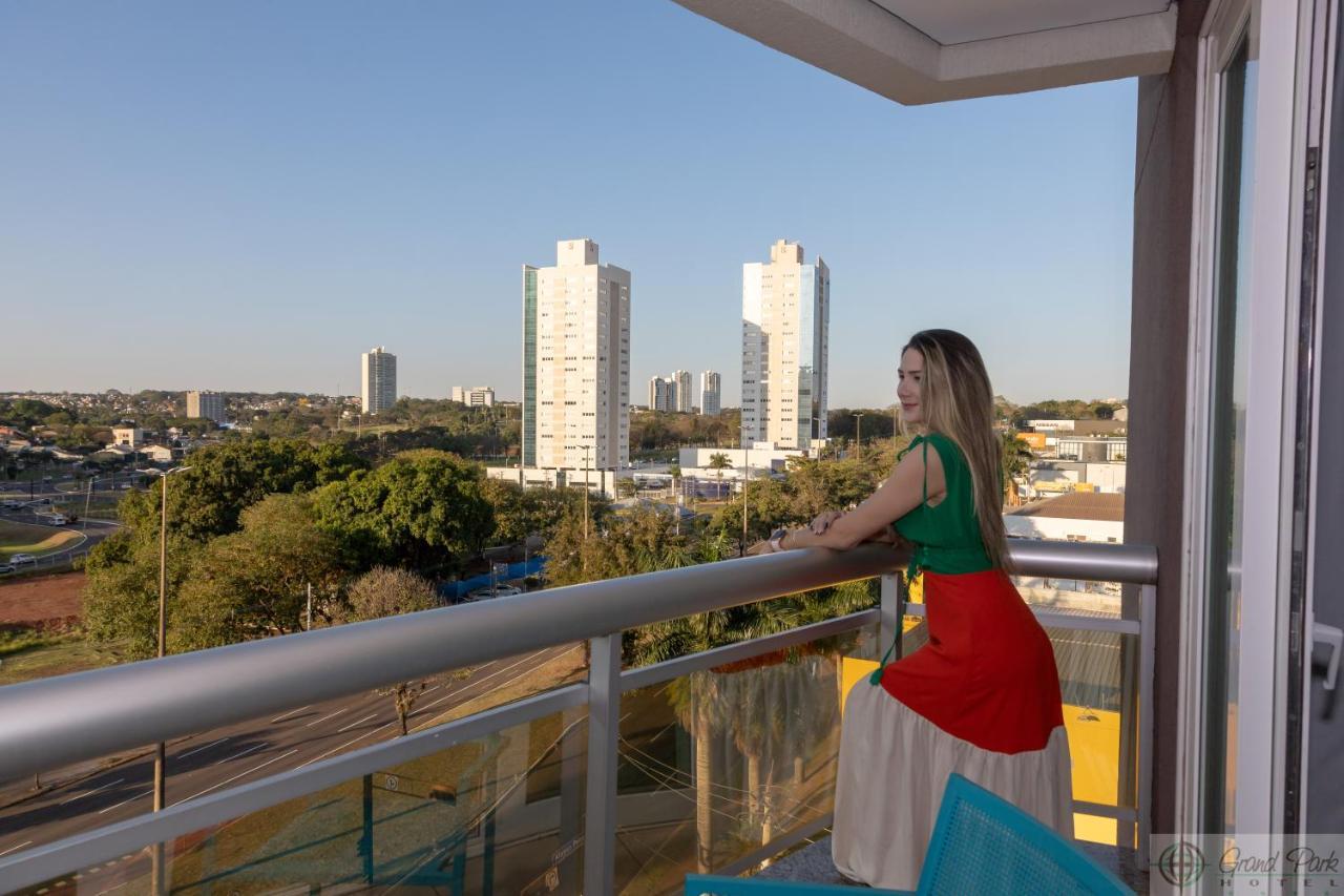 Hotel Grand Park Кампо Гранде Екстериор снимка