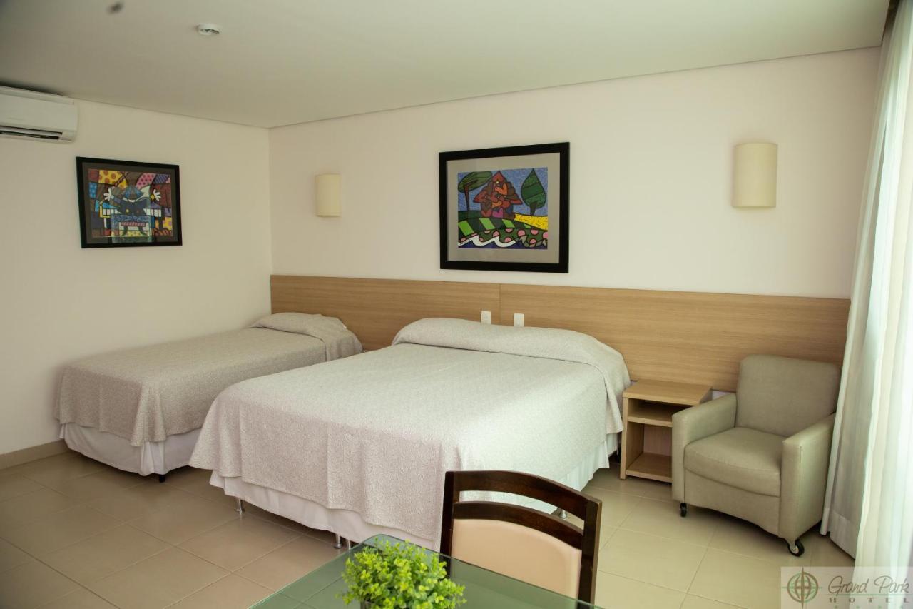 Hotel Grand Park Кампо Гранде Екстериор снимка