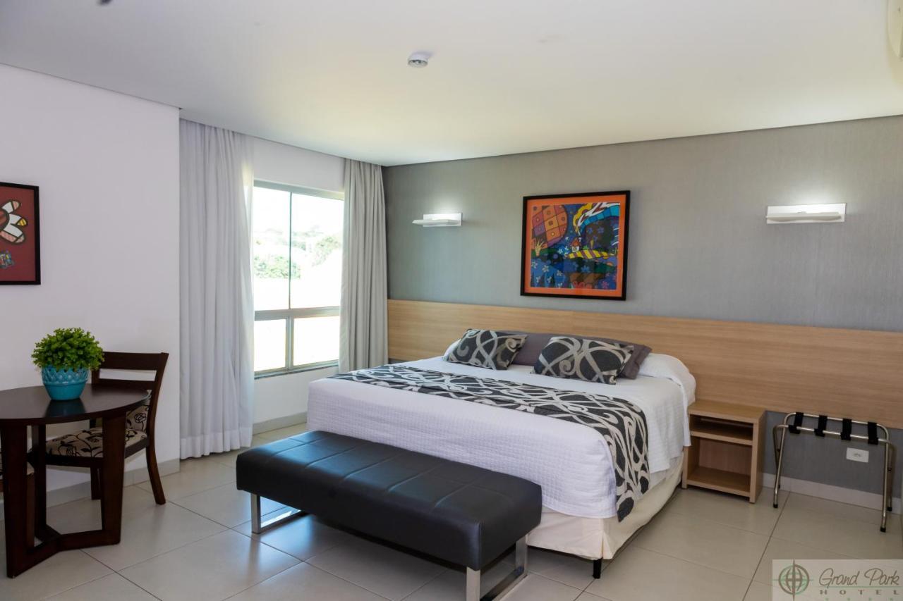 Hotel Grand Park Кампо Гранде Екстериор снимка