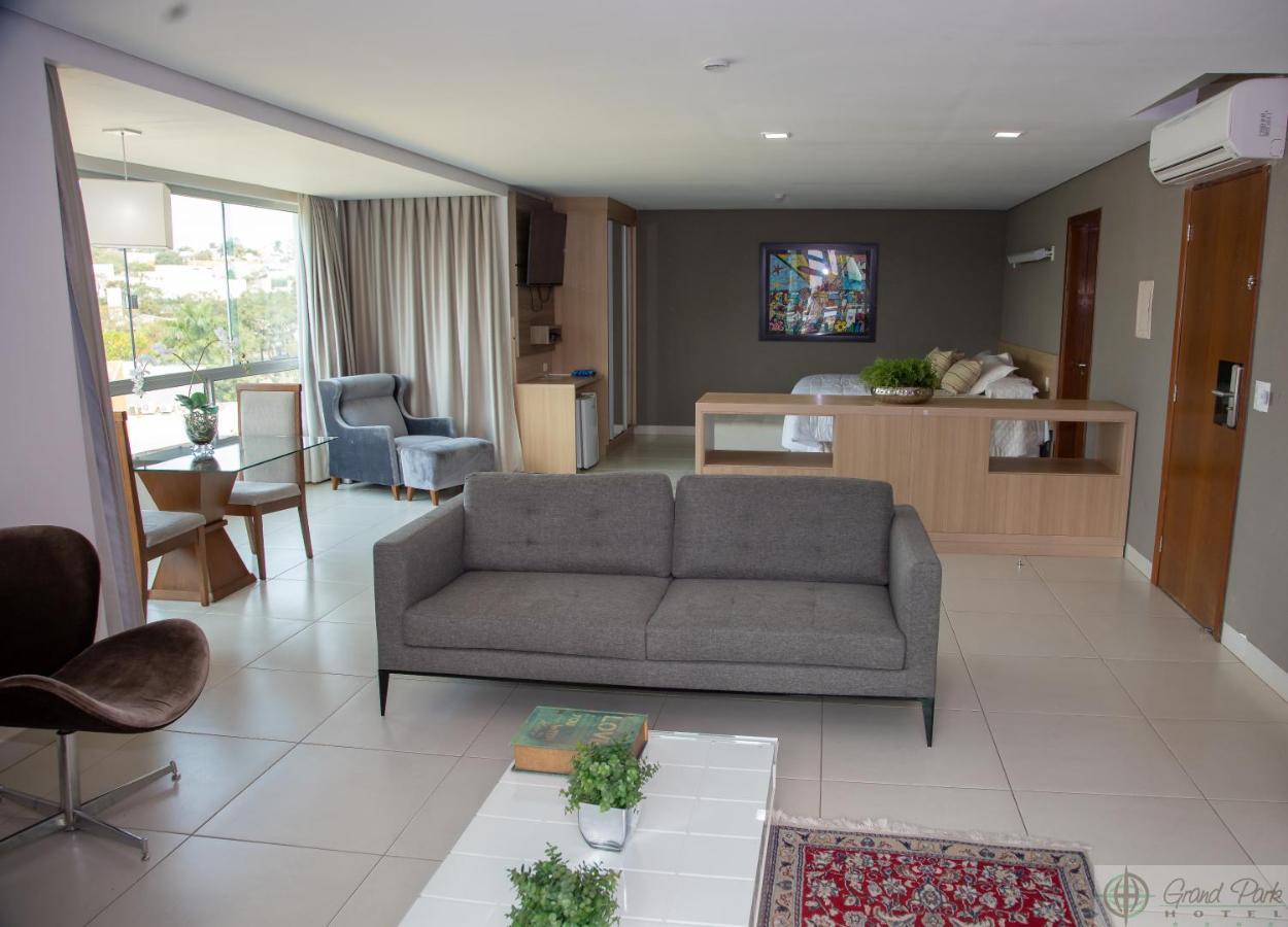 Hotel Grand Park Кампо Гранде Екстериор снимка