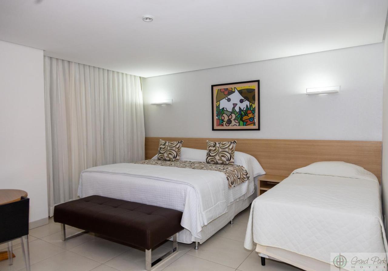 Hotel Grand Park Кампо Гранде Екстериор снимка