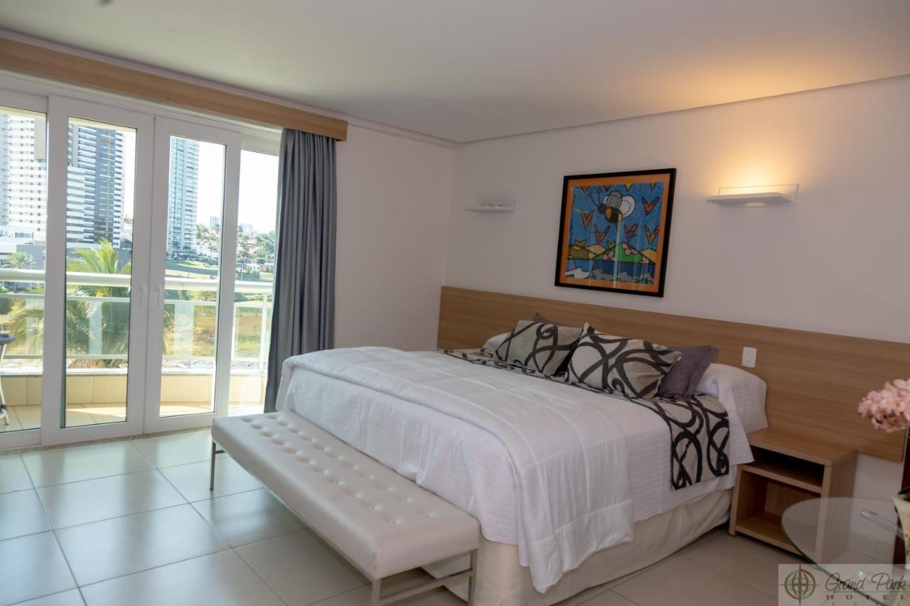 Hotel Grand Park Кампо Гранде Екстериор снимка