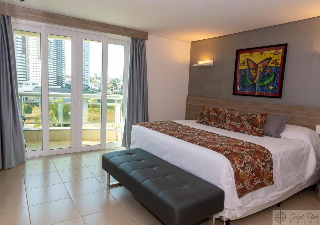 Hotel Grand Park Кампо Гранде Екстериор снимка