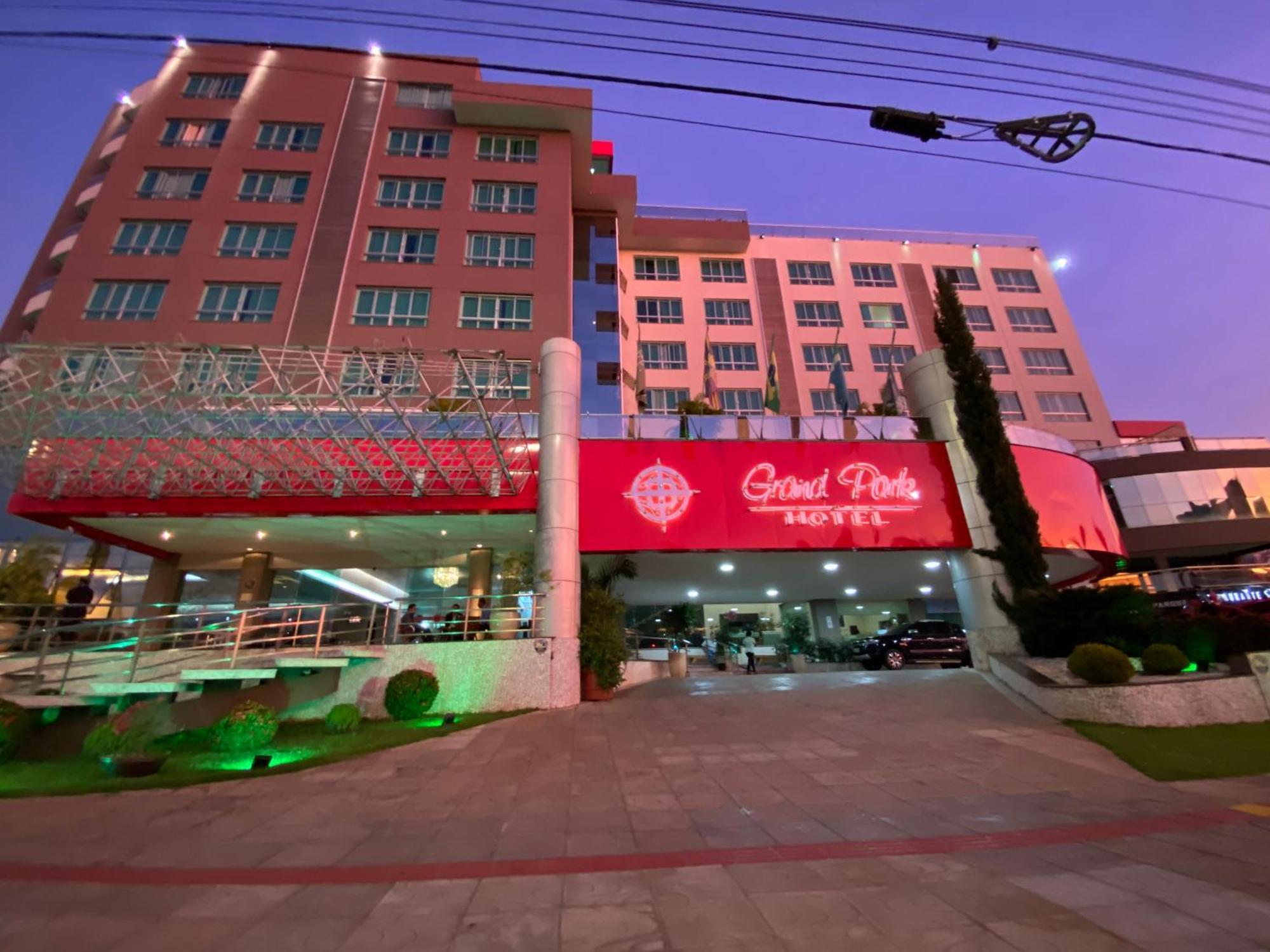 Hotel Grand Park Кампо Гранде Екстериор снимка